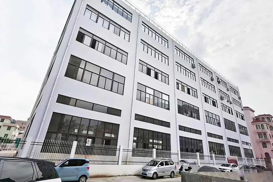 Exteriorul companiei Exteriorul companiei